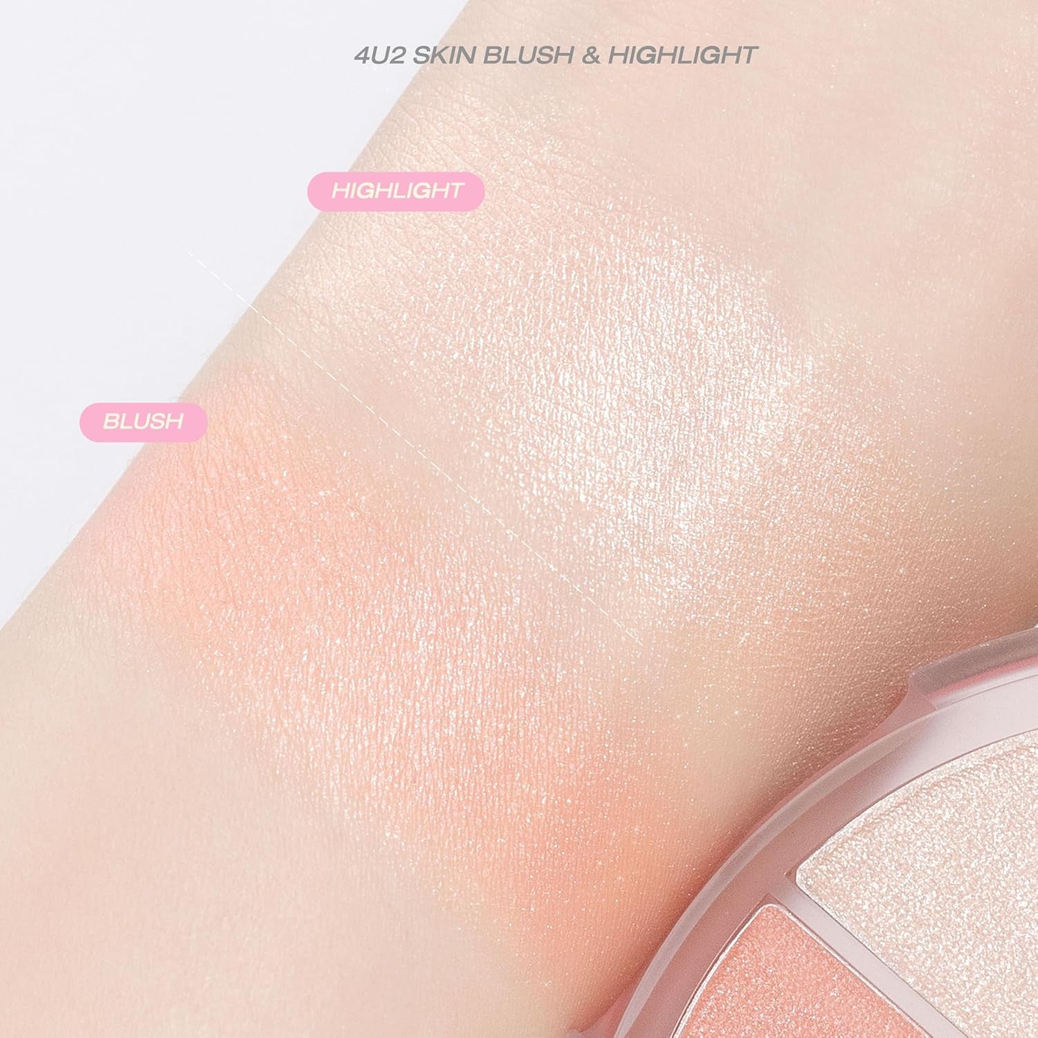 Skin Blush & Highlight Duo Cream - Glassy Pearl Powder" That Illuminates the Skin for a Dewy, Plumped and Glowy Finish.