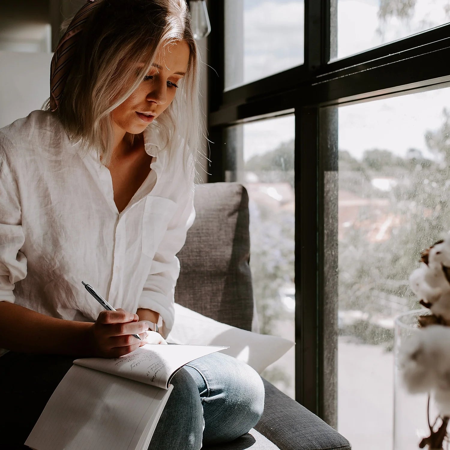 Uni-Ball 207 Retractable Gel Pens, Medium Point (0.7Mm), Black, Box of 36